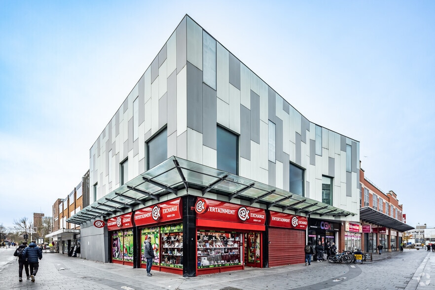 Mercer Walk, Ellesmere Port for lease - Primary Photo - Image 2 of 4