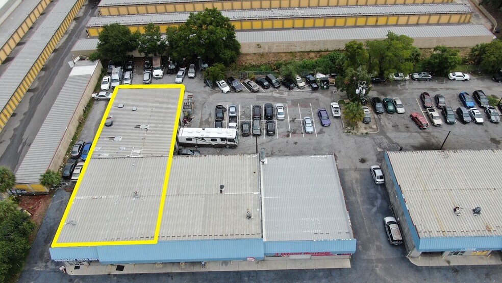 6012-6014 E Hillsborough Ave, Tampa, FL à louer - Photo du bâtiment - Image 3 de 13