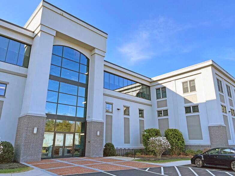 300 Constitution Ave, Portsmouth, NH à louer - Photo du bâtiment - Image 2 de 26