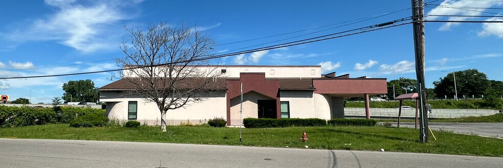 961 Canal St, Syracuse, NY for sale - Building Photo - Image 2 of 49