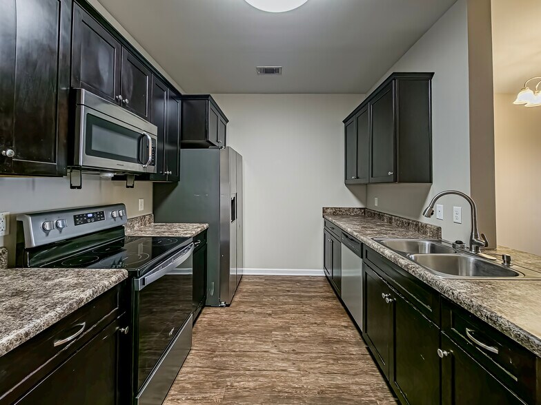 615 Glade Fern Way, Tifton, GA à vendre - Photo intérieure - Image 3 de 51