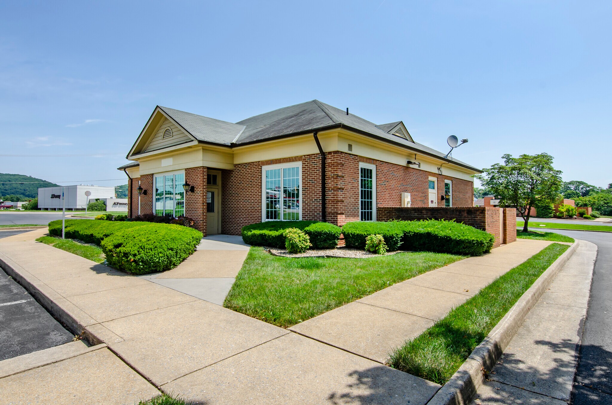 488 Frontier Dr, Staunton, VA à louer Photo du bâtiment- Image 1 de 28