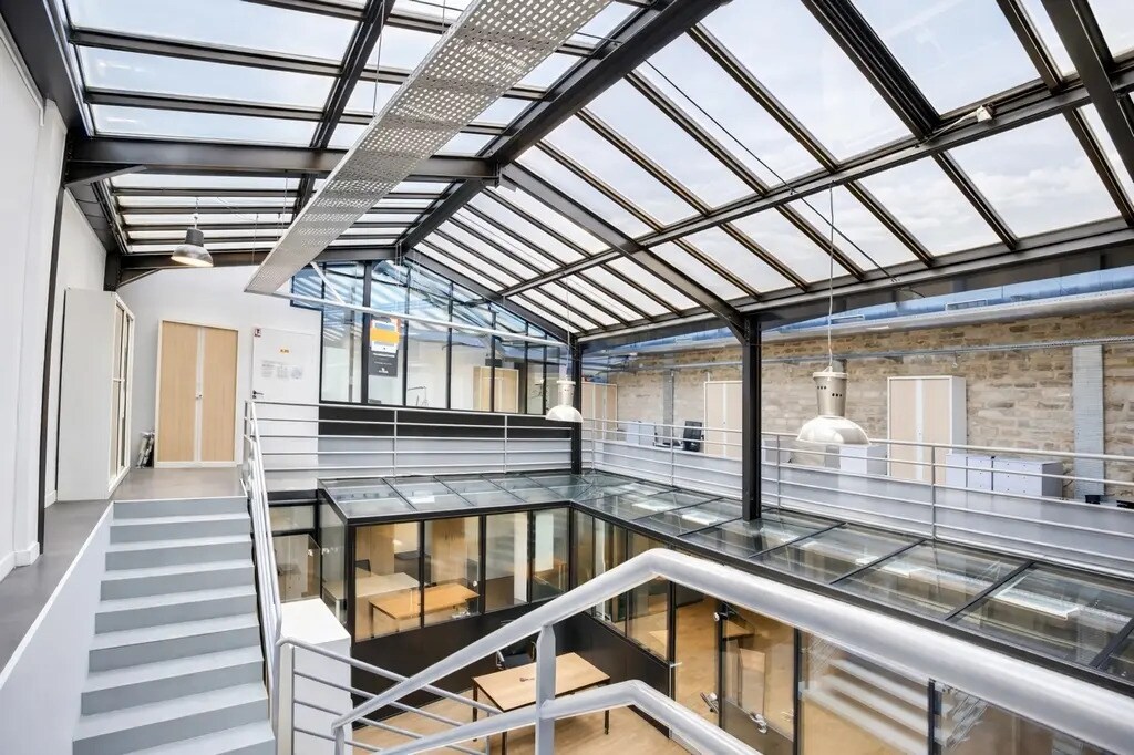 205 Rue Du Faubourg Saint-Martin, Paris for lease Interior Photo- Image 1 of 8