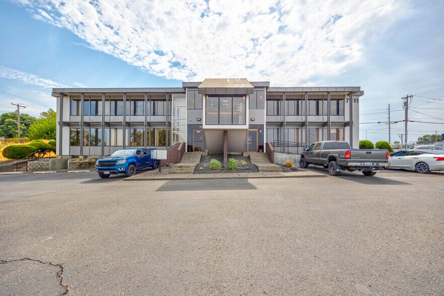 7511 W Arrowhead Ave, Kennewick, WA à louer - Photo du bâtiment - Image 1 de 22