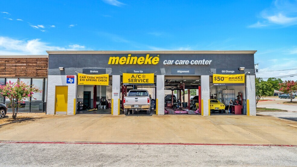 600-700 Grapevine Hwy, Hurst, TX à louer - Photo du bâtiment - Image 3 de 5