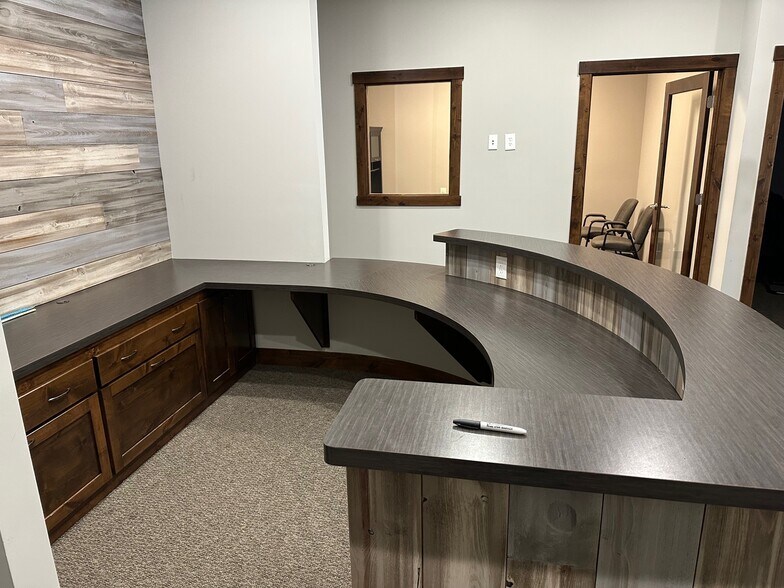 13654 Van Buren St NE, Ham Lake, MN à louer - Photo du bâtiment - Image 3 de 8