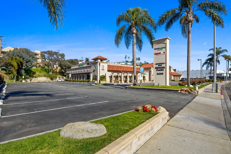 3300 W Coast Hwy, Newport Beach, CA à louer - Photo du bâtiment - Image 2 de 8