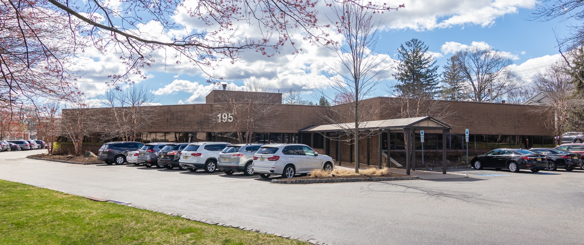 195 Columbia Tpke, Florham Park, NJ à louer Photo du bâtiment- Image 1 de 3