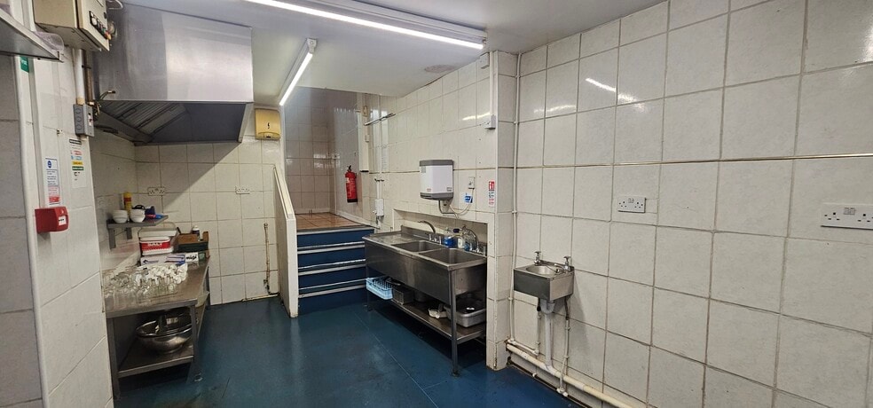 26-28 Hallgate, Wigan for lease - Interior Photo - Image 2 of 8