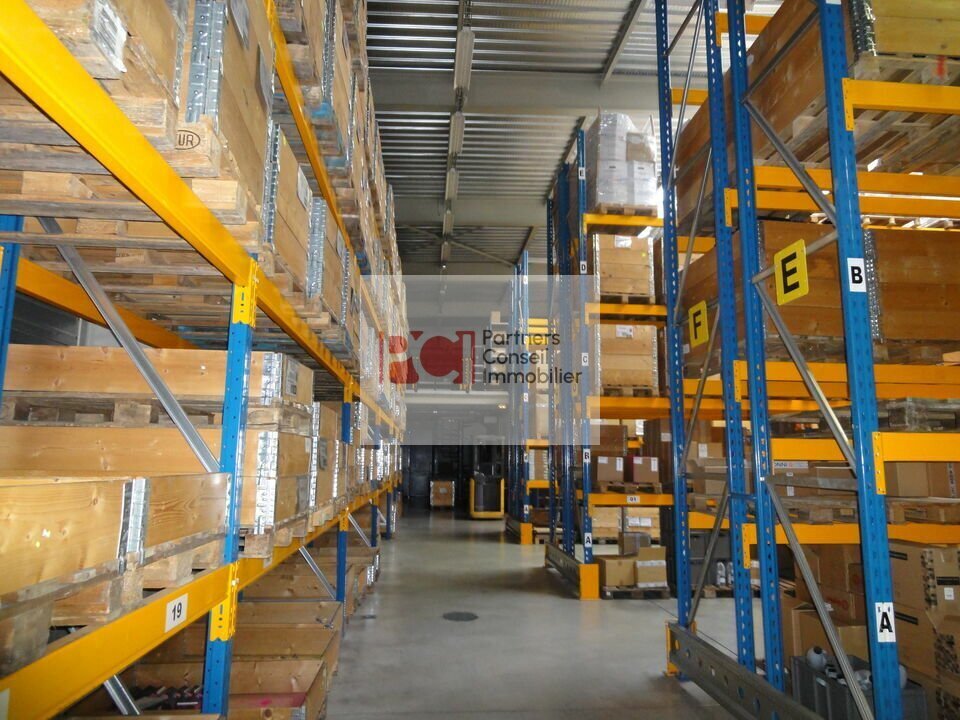 Flex in Lunel for lease Building Photo- Image 1 of 4