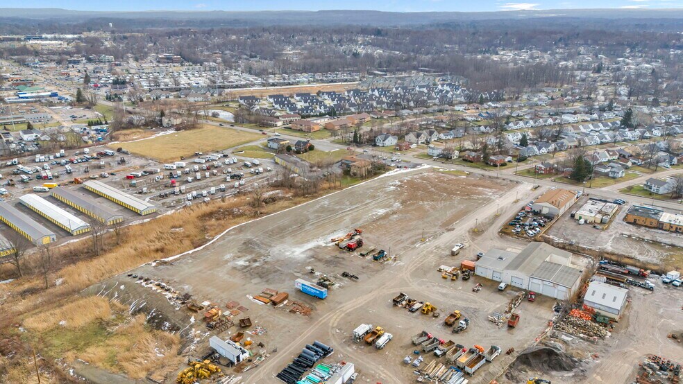 30817 Euclid Ave, Willoughby, OH à vendre - Aérien - Image 3 de 10