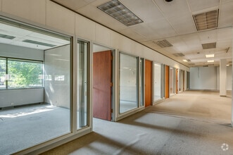 700 Pilgrim Way, Green Bay, WI for sale Interior Photo- Image 2 of 8