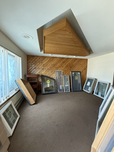 58 Racine St, Menasha, WI à vendre - Photo intérieure - Image 2 de 15