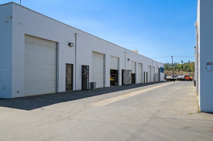 747 Twin Oaks Valley Rd, San Marcos, CA for lease - Building Photo - Image 3 of 3