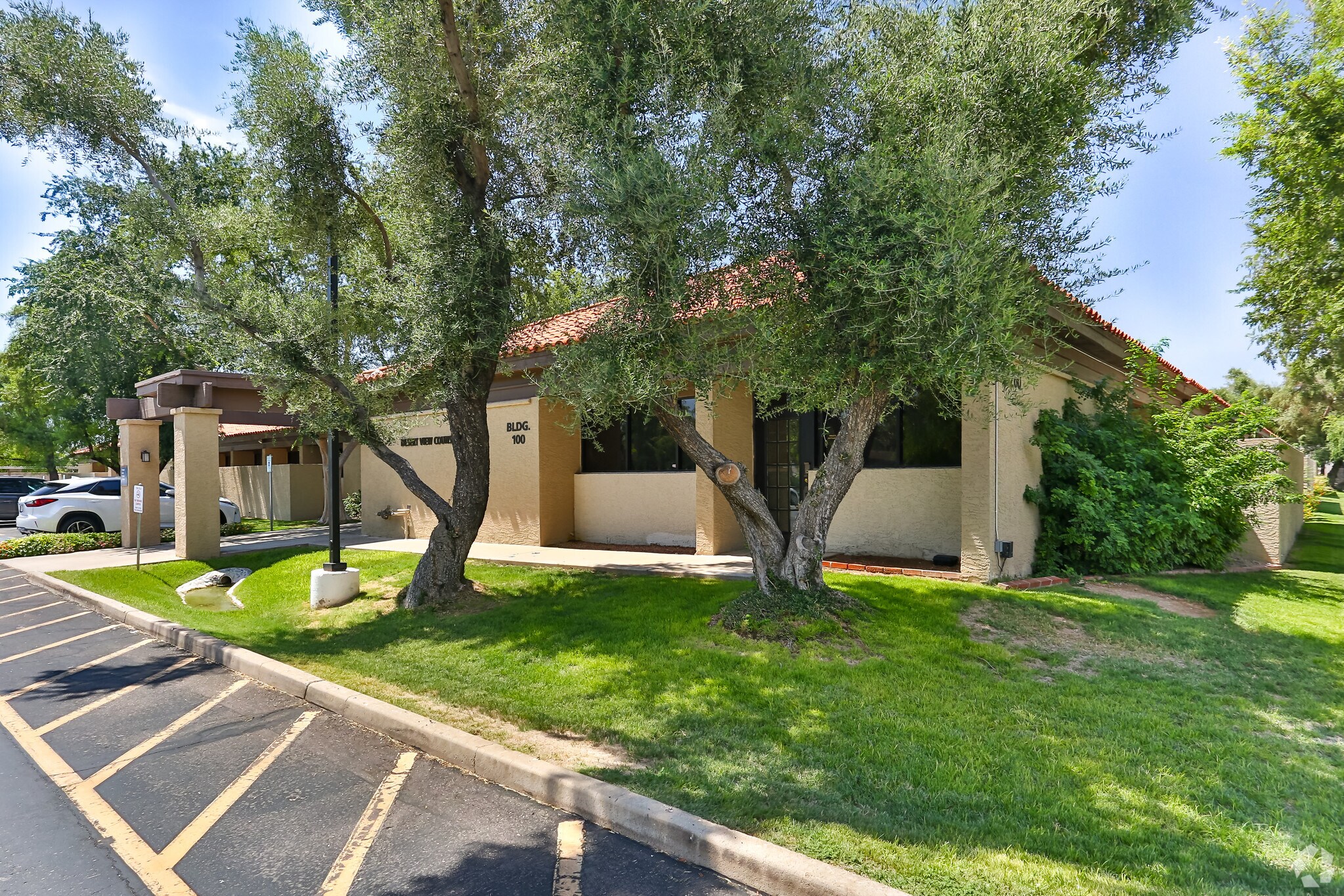 13660 N 94th Dr, Peoria, AZ à louer Photo du bâtiment- Image 1 de 7