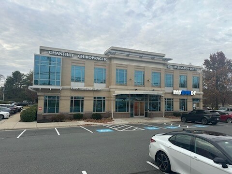 3910 Centreville Rd, Chantilly, VA à louer - Photo du bâtiment - Image 2 de 2