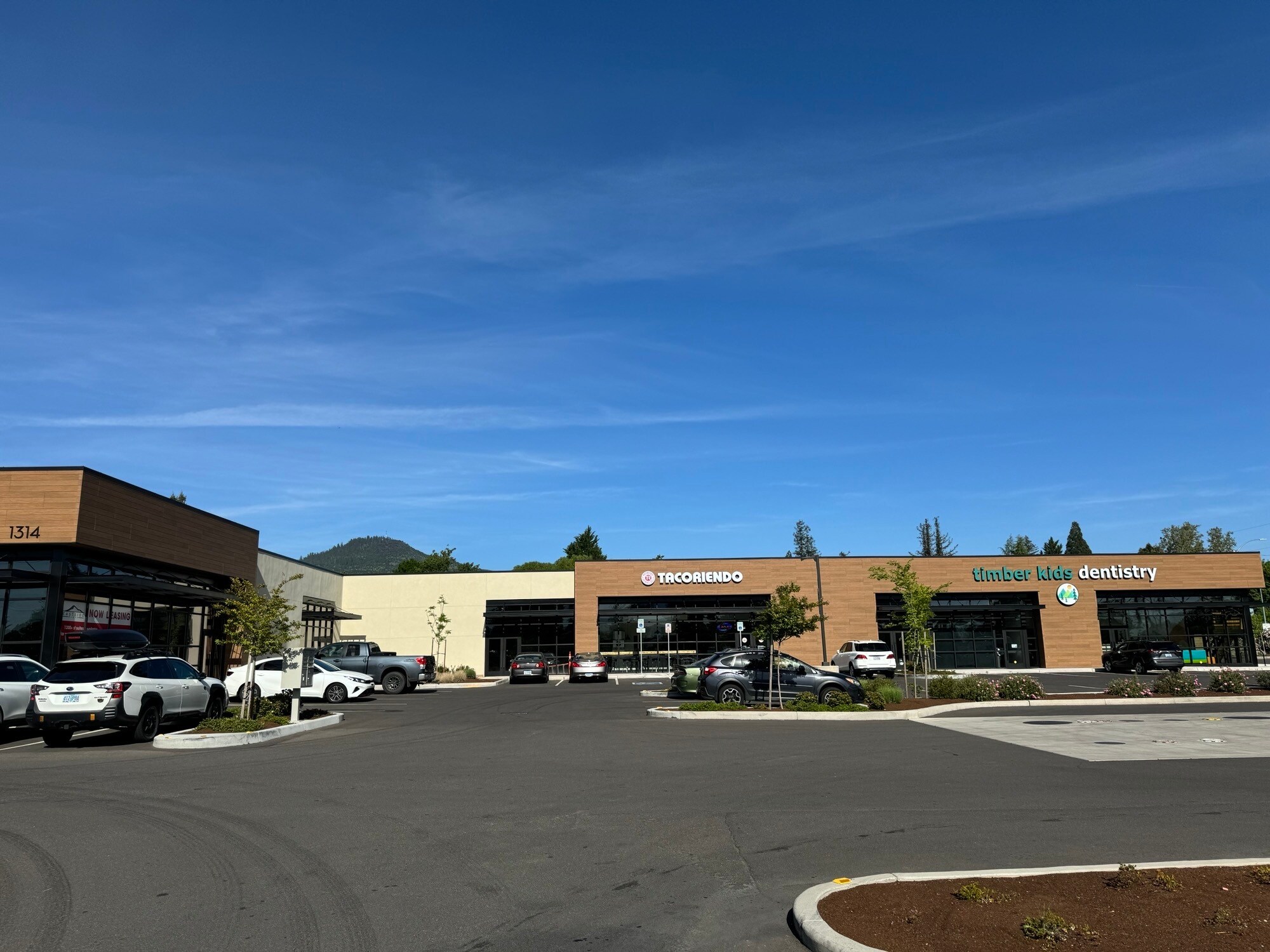 1314 Springbrook Rd, Medford, OR for lease Building Photo- Image 1 of 10