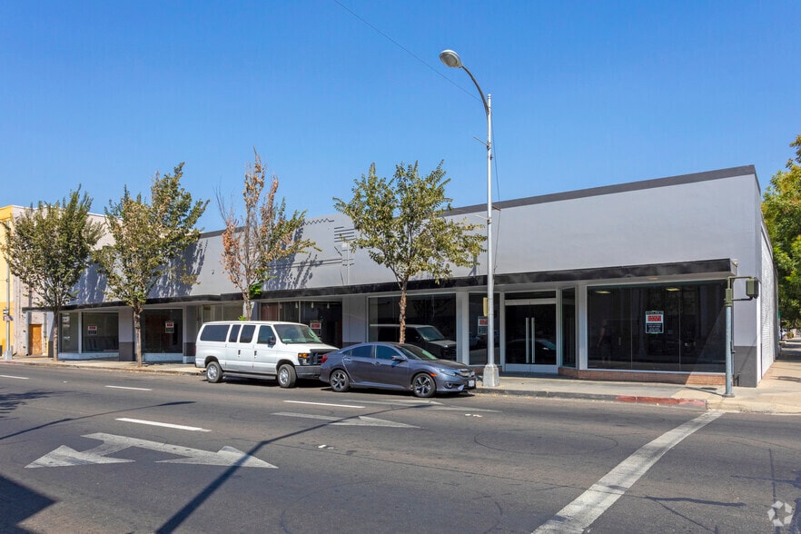112-120 S Locust St, Visalia, CA à louer - Photo du bâtiment - Image 1 de 5