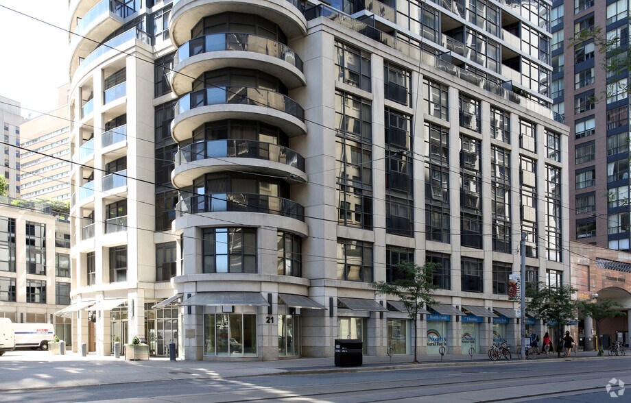 21 Carlton St, Toronto, ON à louer - Photo du bâtiment - Image 2 de 3