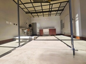 221 E 12th St, Los Angeles, CA à louer Photo intérieure- Image 1 de 2