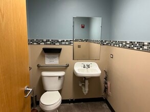 322-340 W Main St, Carpentersville, IL à louer Photo intérieure- Image 2 de 16