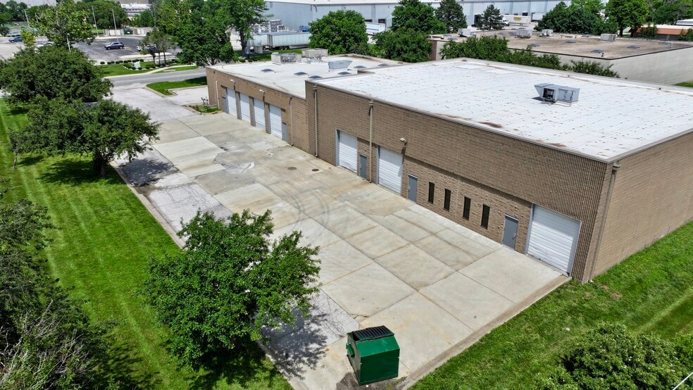 15553 W 110th St, Lenexa, KS for sale - Building Photo - Image 2 of 3