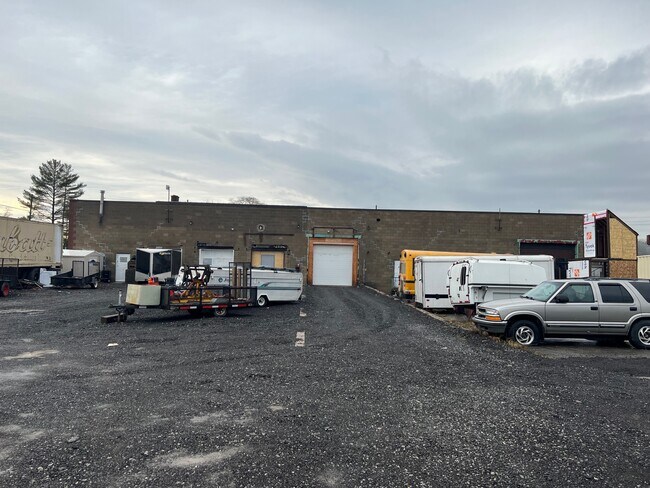 Plus de détails pour 236 Burgar St, Welland, ON - Bureau, Industriel à louer