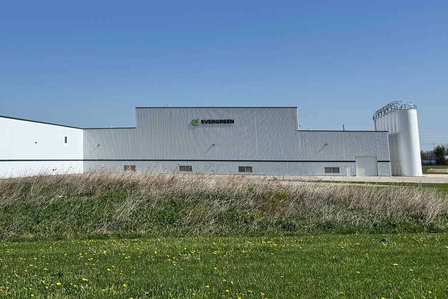 202 Watertower Dr, Clyde, OH à vendre - Photo du bâtiment - Image 3 de 21