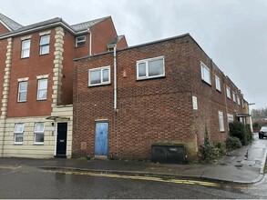 Gogmore Ln, Chertsey for lease Building Photo- Image 2 of 4