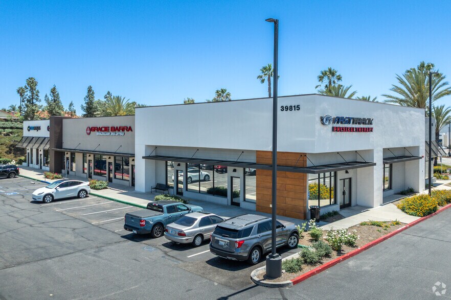 39815 Alta Murrieta Dr, Murrieta, CA à vendre - Photo principale - Image 1 de 6