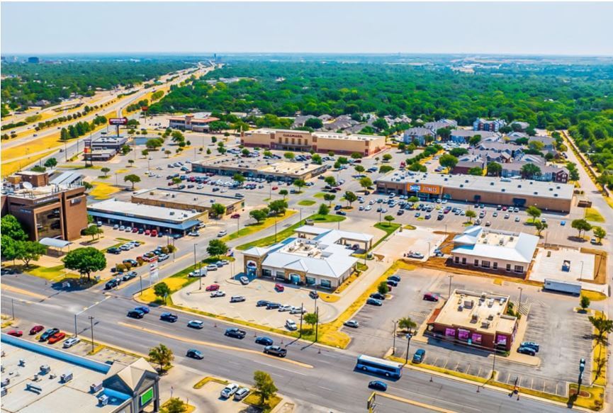 Kell Blvd, Wichita Falls, TX for lease - Building Photo - Image 1 of 7