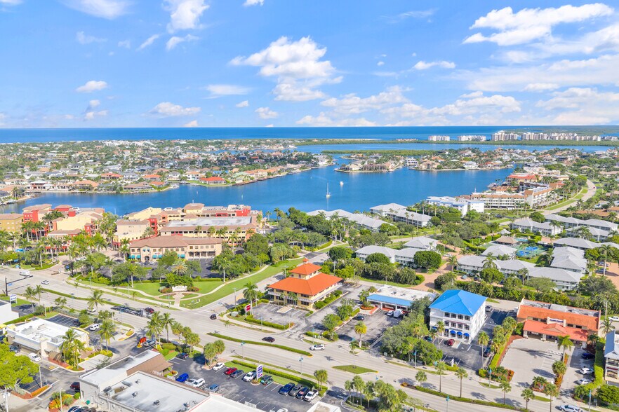 900 N Collier Blvd, Marco Island, FL à vendre - Photo du bâtiment - Image 3 de 15