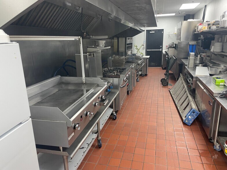 313 FM 1103, Cibolo, TX à louer - Photo intérieure - Image 2 de 74