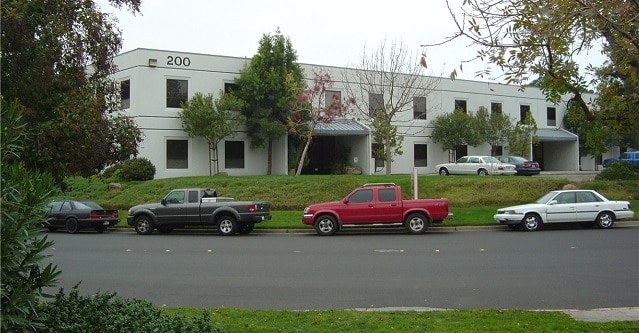 200 Mason Cir, Concord, CA à louer - Photo du bâtiment - Image 3 de 3