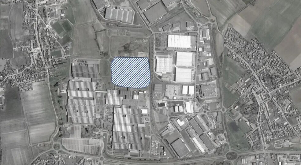 Industriel dans Ennery à louer - Photo du bâtiment - Image 2 de 12