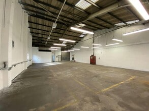 Carr Wood Rd, Castleford à louer Photo du bâtiment- Image 1 de 2