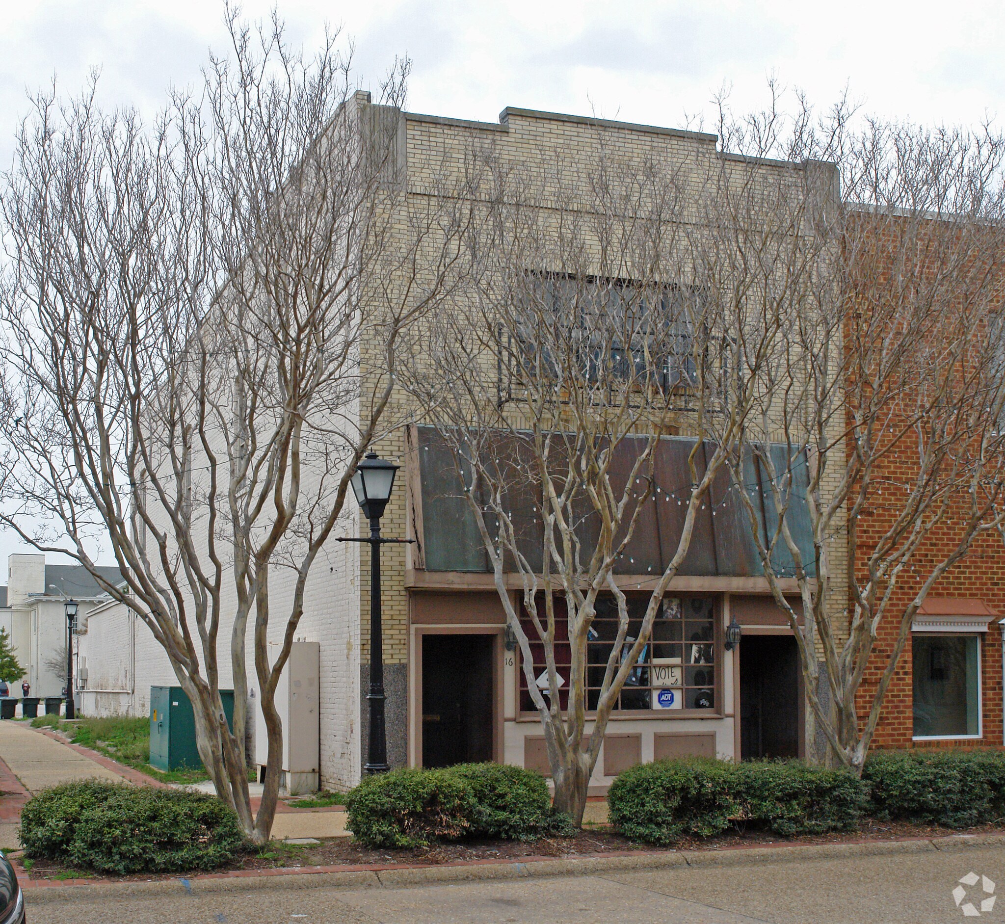 16 W Queens Way, Hampton, VA à louer Photo principale- Image 1 de 5