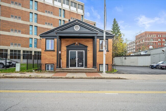 Plus de détails pour 287 Andrews St, Rochester, NY - Bureau à vendre