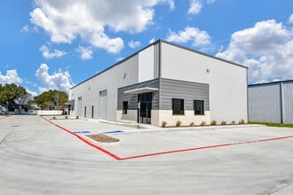 5713 13th St, Katy, TX for lease Interior Photo- Image 2 of 11