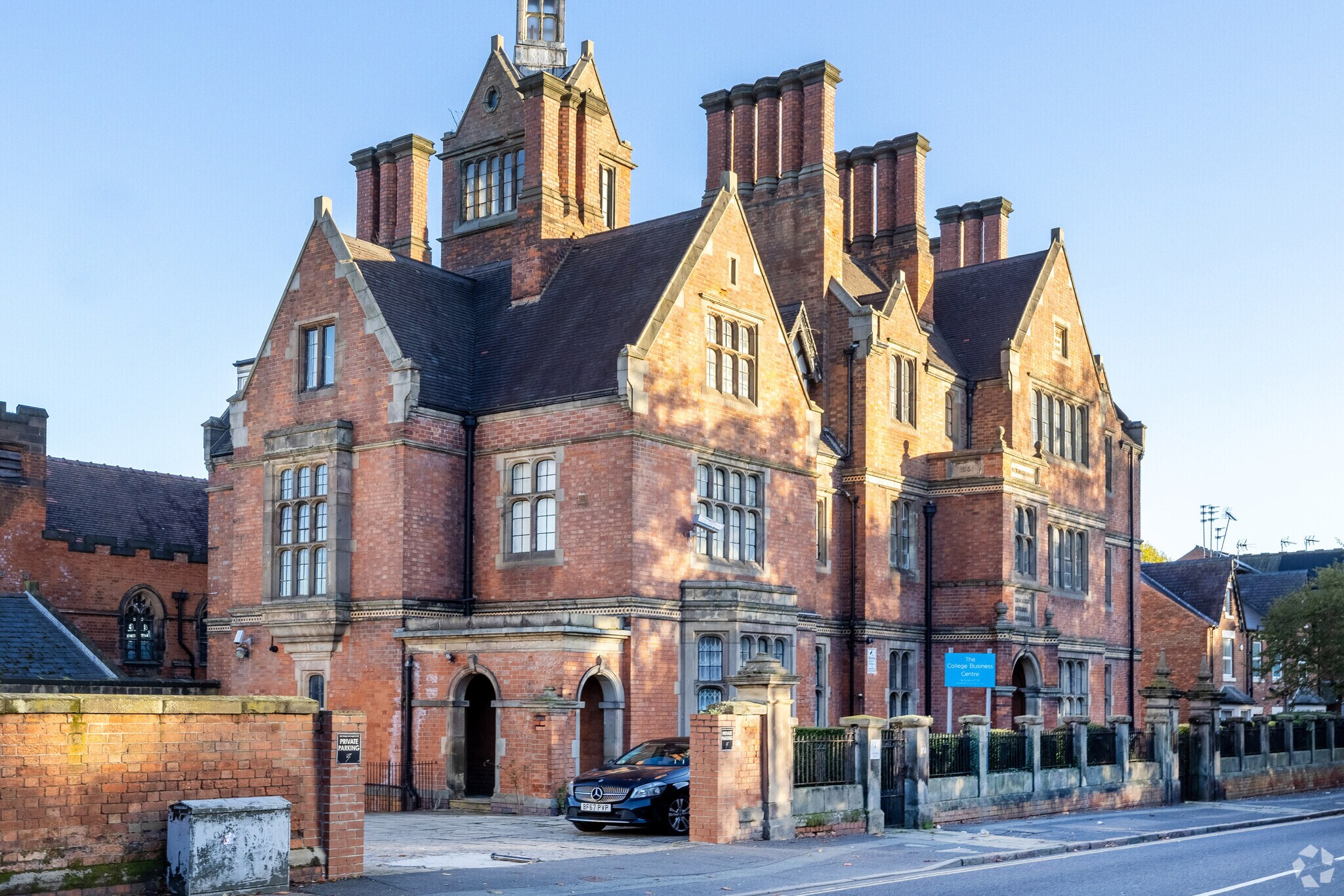 Uttoxeter New Rd, Derby à louer Photo du bâtiment- Image 1 de 3