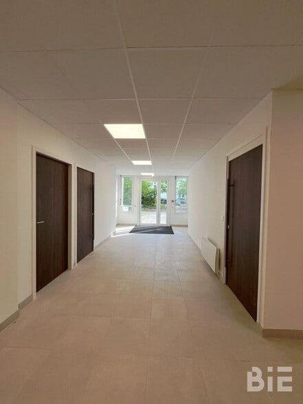 4 Rue Du Professeur André Lavignolle, Bordeaux à louer - Hall d’entrée - Image 2 de 9