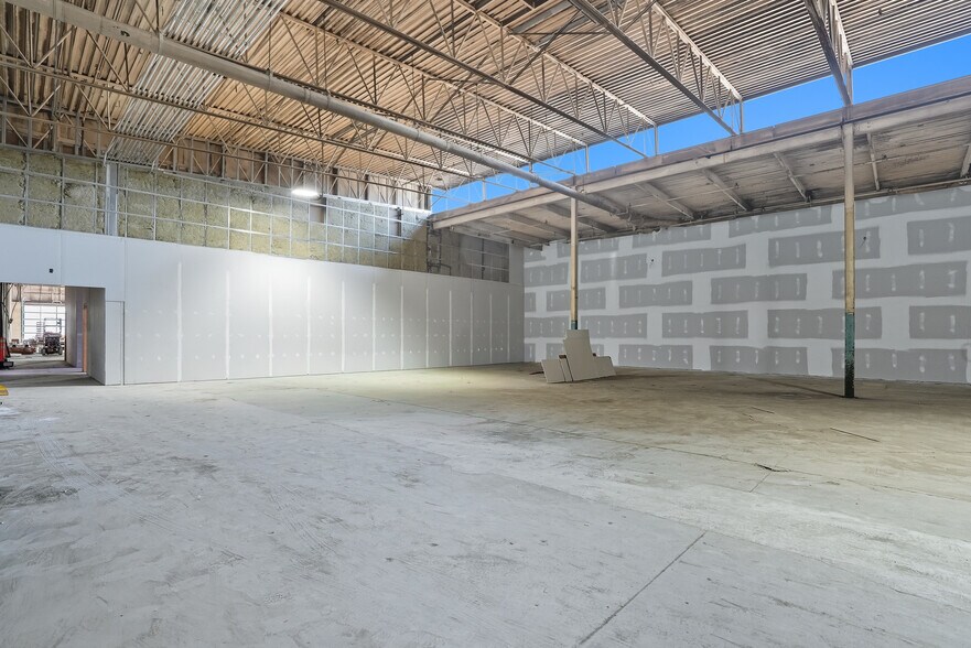 324 24th St W, Saskatoon, SK à vendre - Photo du bâtiment - Image 3 de 11