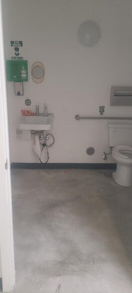 10307-10309 Washington Blvd, Culver City, CA for lease - Building Photo - Image 3 of 11