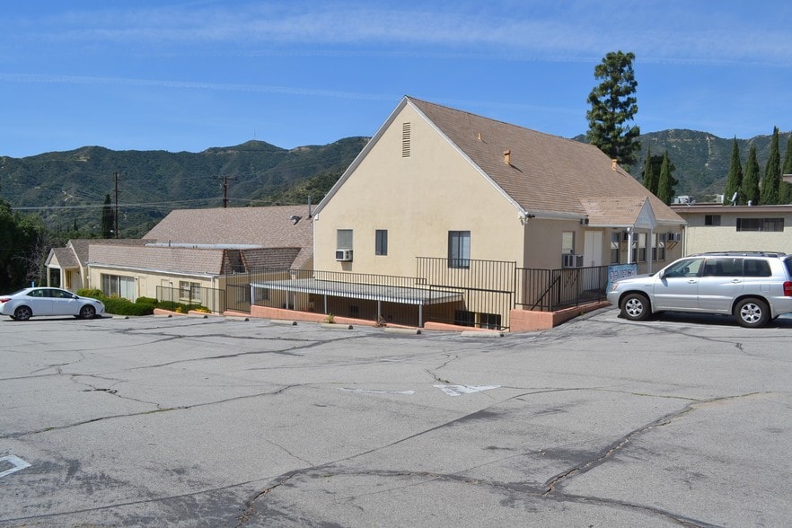 2817 Montrose Ave, Glendale, CA for sale - Building Photo - Image 3 of 8