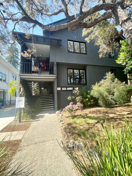 2615 Ashby Ave, Berkeley, CA à vendre - Photo du bâtiment - Image 1 de 1