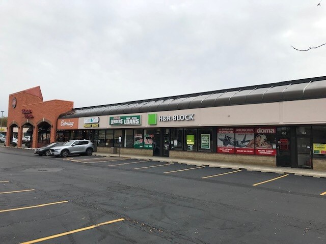 120-158 E Irving Park Rd, Wood Dale, IL à louer - Photo du bâtiment - Image 3 de 5