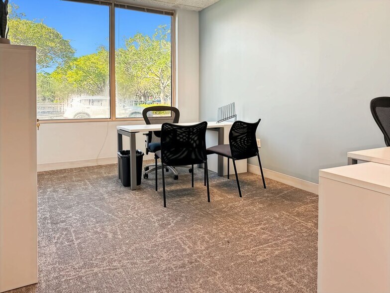 8201 Peters Rd, Plantation, FL à louer - Photo intérieure - Image 2 de 16