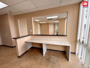 23734 Valencia Blvd, Valencia, CA à louer Photo intérieure- Image 2 de 6