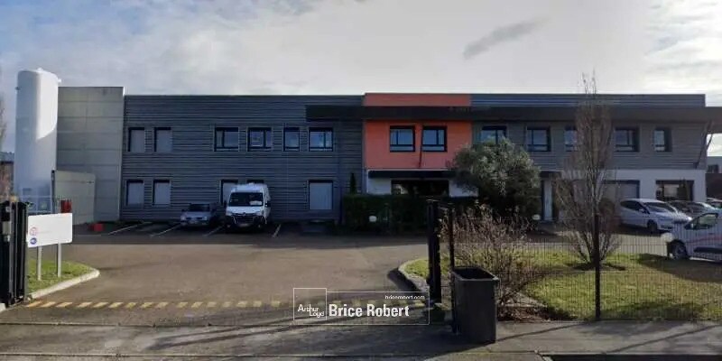 Flex dans Saint-Priest à louer - Photo du bâtiment - Image 2 de 5