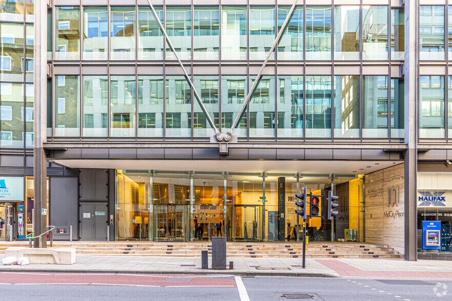 58-71 High Holborn, Londres à louer - Photo du bâtiment - Image 3 de 12